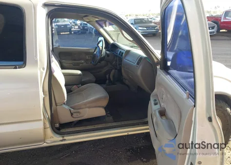 2001 Toyota Tacoma Base V6 z USA, uszkodzony, nr VIN 5TEHN72NX1Z842724